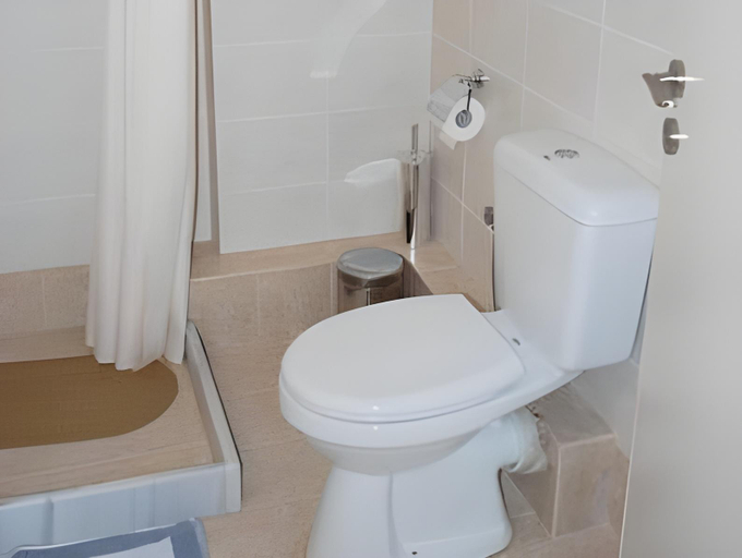 Bathroom 3, Faris Hotel, Peloponnese