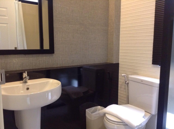 Bathroom 2, UD Place, Muang Udon Thani