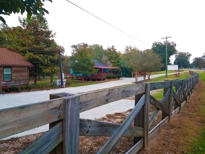 Others 5, Susan's Cottages, Rapides