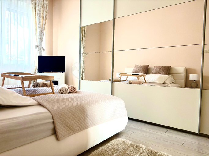 Bedroom 2, Riverside Mansion, Budapesti