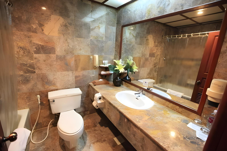 Bathroom 5, Laotel Vientiane Hotel, Vientiane