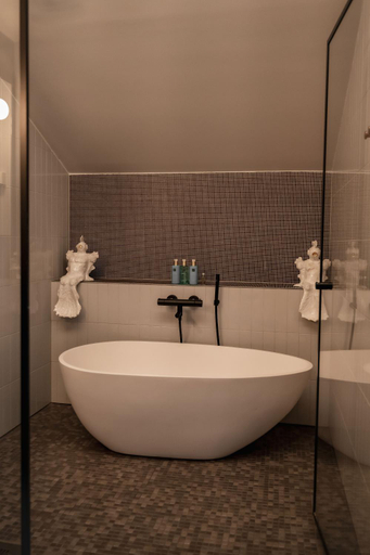 Bathroom 4, The Folks Hotel Konepaja, Uusimaa