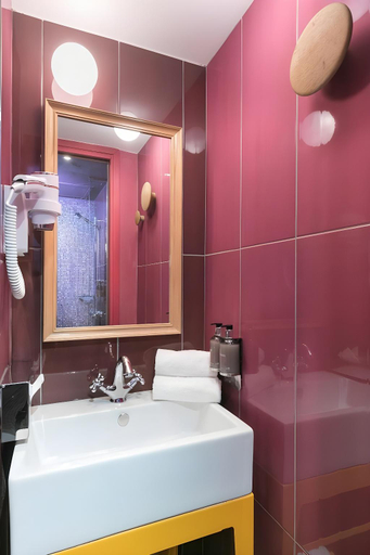 Bathroom 5, Hotel Josephine & SPA by HappyCulture, Paris