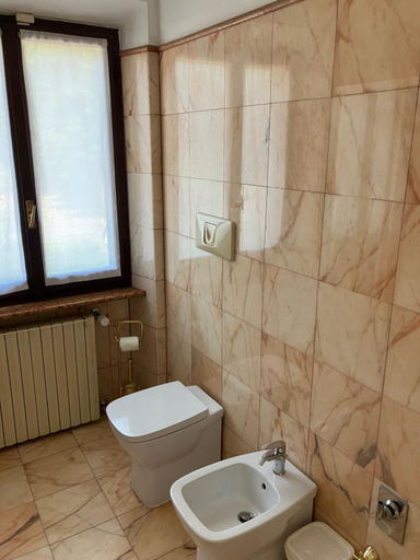 Bathroom 2, Al Portico Private Rooms, Milano
