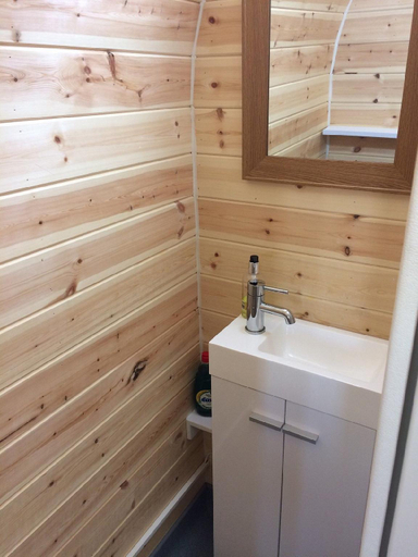 Bathroom, Sea and Mountain Luxury Glamping Pods, Gwynedd