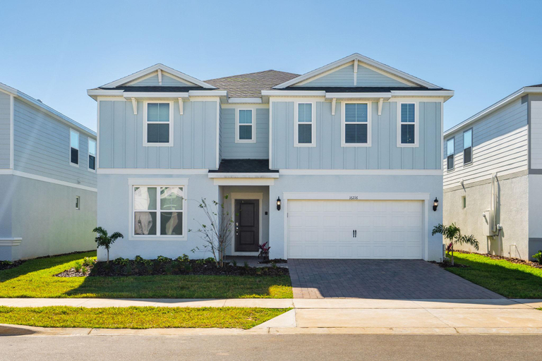 2, Ultimate 10 Bed Luxury Retreat With Epic Playroom, Lake