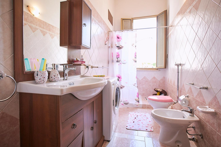 Bathroom, Sweet Home Rosa, Trapani