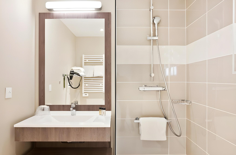 Bathroom 4, Residhome Paris Clamart, Hauts-de-Seine