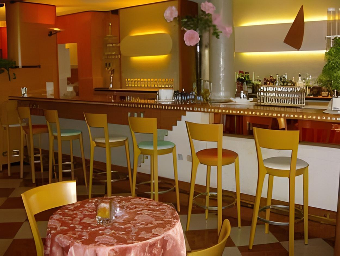 Food & Drinks 5, Club Hotel la Vela, Trento