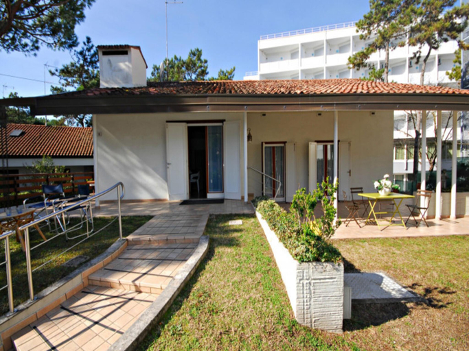 Exterior view 5, Spacious villa in Lignano, Udine