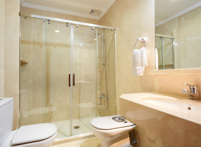 Bathroom 3, Hotel Piedras, Asturias
