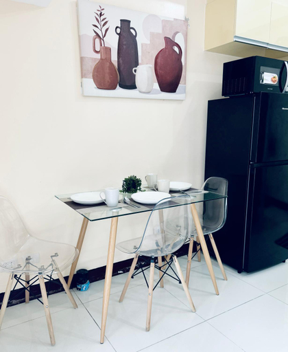 Others 5, Mcki Stay in Mckinley Hills, Taguig