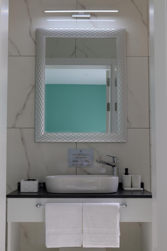 Bathroom 4, 100 Boutique Living
