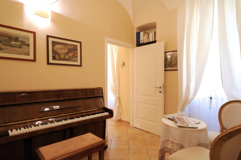 Others 5, B&B Corallini, Imperia