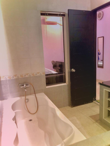 Others 4, Serafinna Guest House, Surabaya