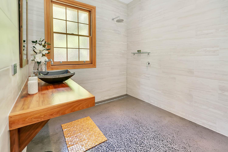 Bathroom 2, Blackwood Park Cottages, Meander Valley