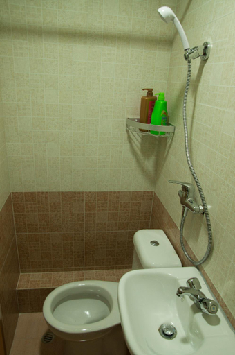 Bathroom 3, Blue Sky Hotel, Kowloon