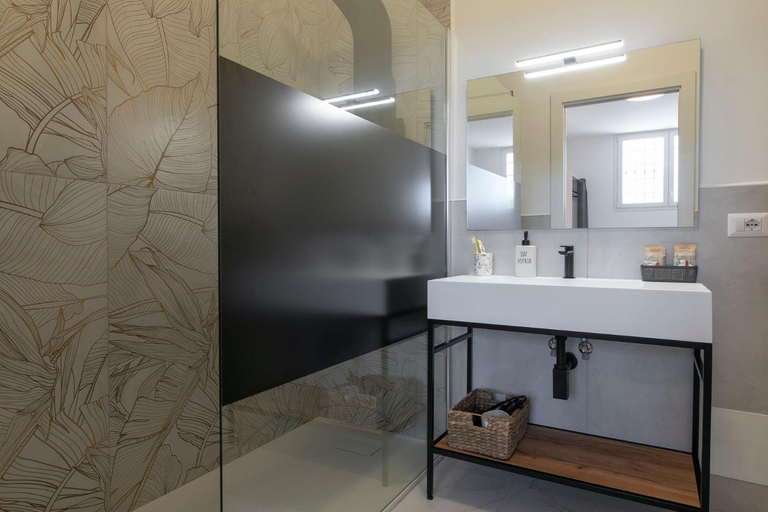 Bathroom 3, AMINA Guest House, Rome