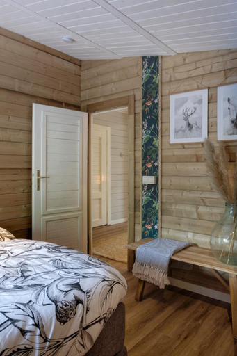 Bedroom 2, So Rosie, Zevenaar
