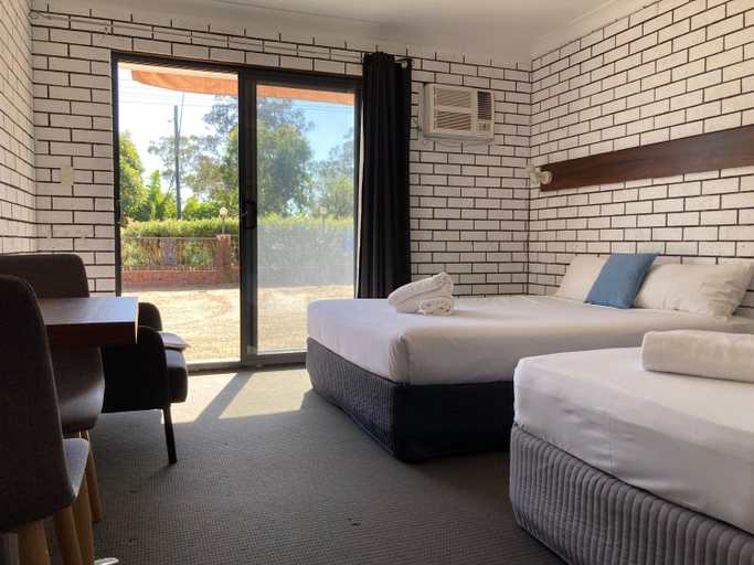 Others 3, Toukley Motel, Wyong - North-East
