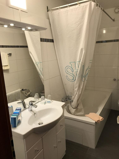 Bathroom 4, Hotel Martina, Werra-Meißner-Kreis