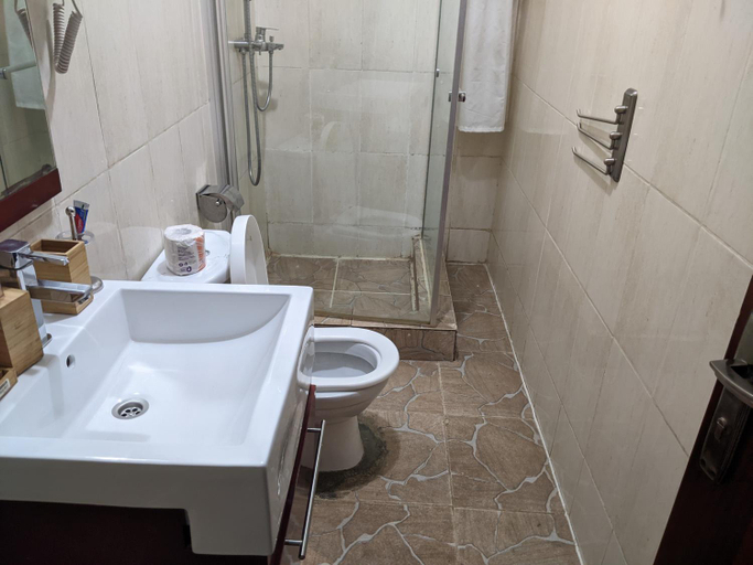 Bathroom 5, Inside Afrika Boutique Hotel, Nyarugenge