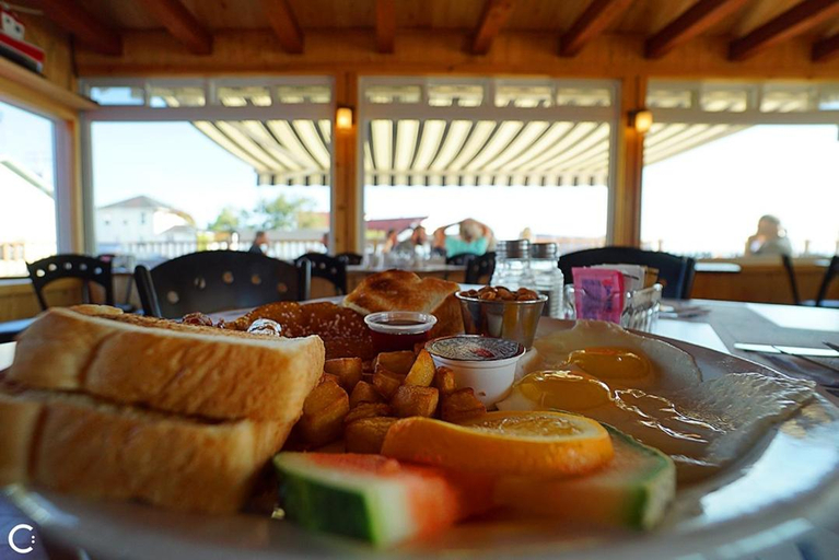 Food & Drinks 4, Hotel-Motel Fleur de Lys, Le Rocher-Percé