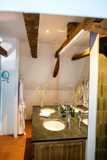 Bathroom 4, Hotel restaurant de Bouilhac, Dordogne