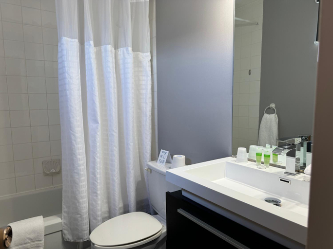 Bathroom 3, Hotel-Motel Fleur de Lys, Le Rocher-Percé