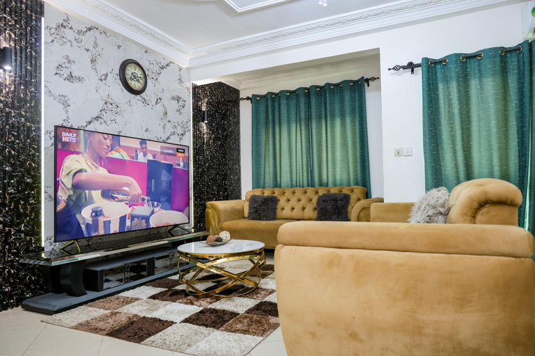 3, T-Square Residence Makepe, Wouri