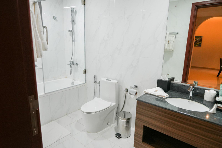 Bathroom 4, The Plaza Hotel and Resort, Salalah