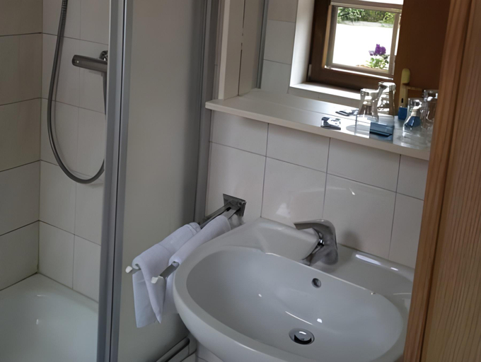 Bathroom 4, Landhotel Zur Schmiede, Mecklenburgische Seenplatte