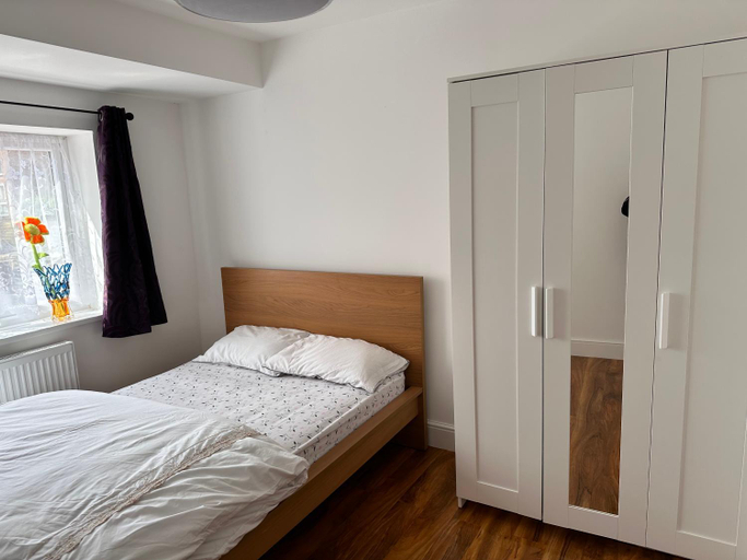 Bedroom 2, Room with Private Shower Facility, London