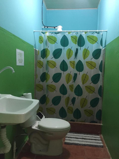 Bathroom 4, Madre Selva Hostel, Talamanca