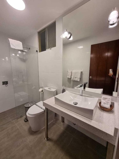 Bathroom 3, Hotel La Gruta, Arequipa