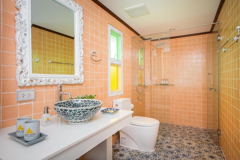 Bathroom 5, Phusanfah Resort, Mae Taeng
