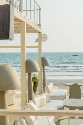 Food & Drinks 5, Living Room Beach Resort, North Goa