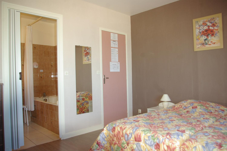 Bedroom 2, Le Terminus, Charente-Maritime
