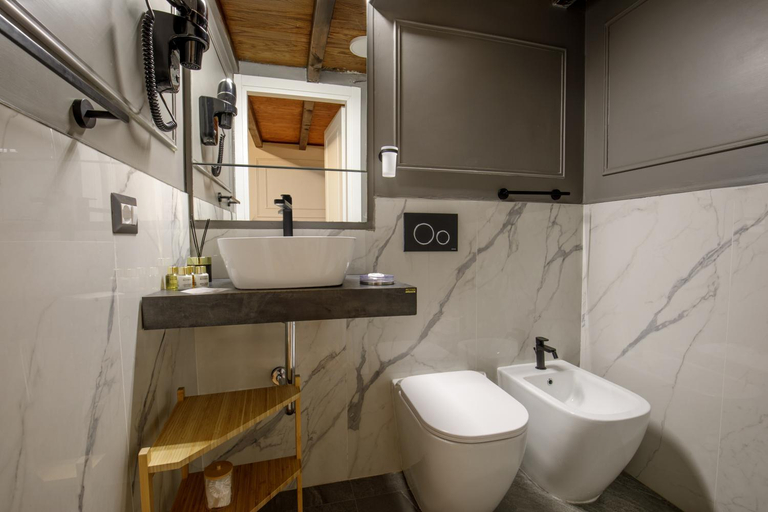 Bathroom 3, Navona Sky Palace, Rome