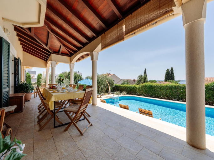 Sport & Beauty 2, Villa Clara in Kozino with Pool, Zadar