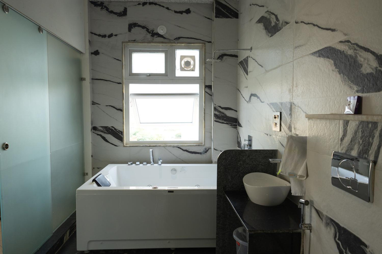 Bathroom 4, Akaya Hills, Udaipur