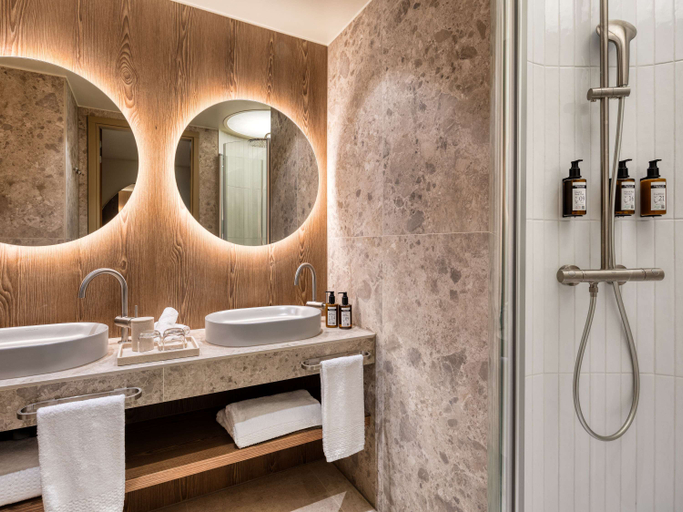 Bathroom 3, Mövenpick hotel Brussels Airport, Vlaams Brabant