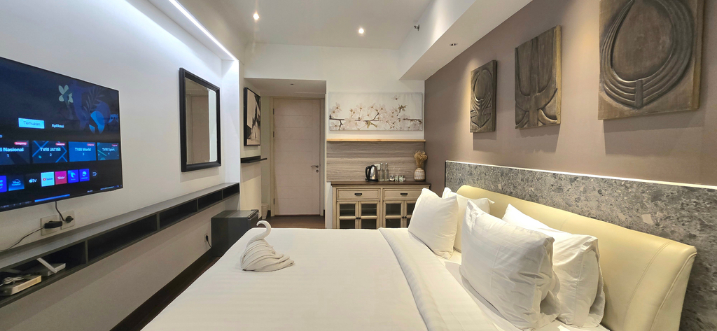 Others 3, Ayane with KING size bed @ benson, Surabaya