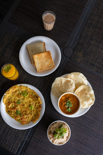 Food & Drinks 5, Amber Rooms, North Goa