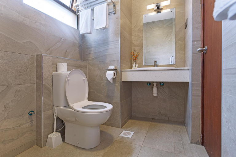 Bathroom 3, Kyaka Hotel, Machakos Town