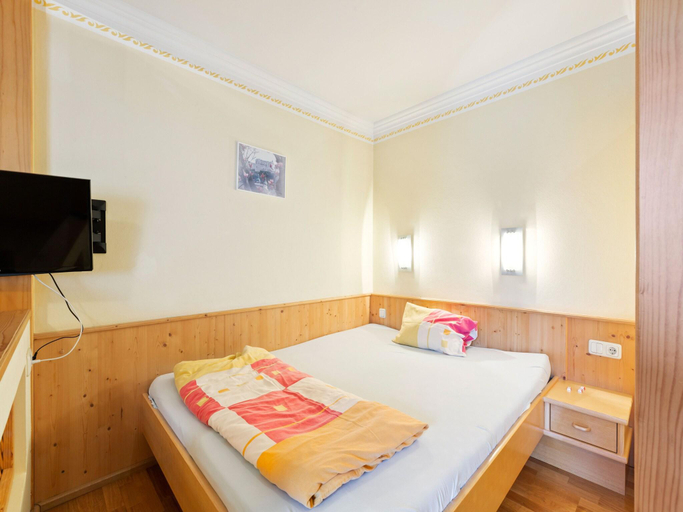 Bedroom 2, Studio in Saalbach near Ski Slopes, Zell am See
