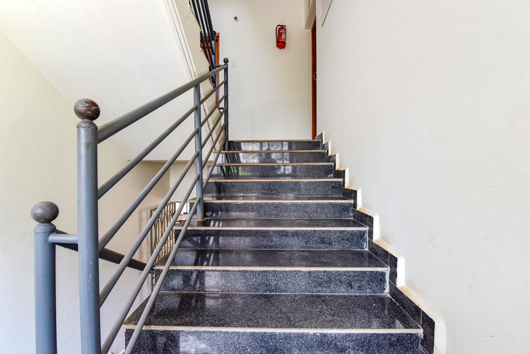 Public Area 2, Fabhotel Peak Stay, North Goa