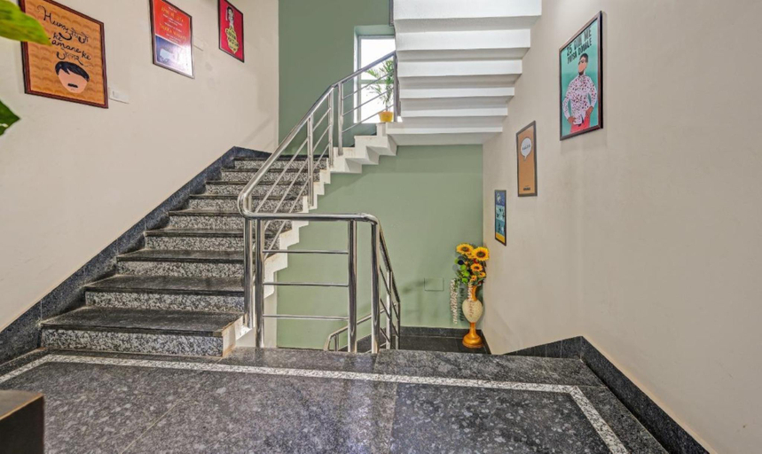 Public Area, Goroomgo Effective Bollywood Hotels Bhubaneswar, Cuttack