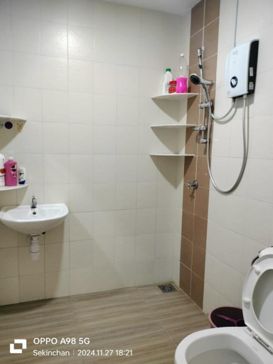 Bathroom 4, Sekinchan Apartment 2R1B 4Pax with View, Sabak Bernam