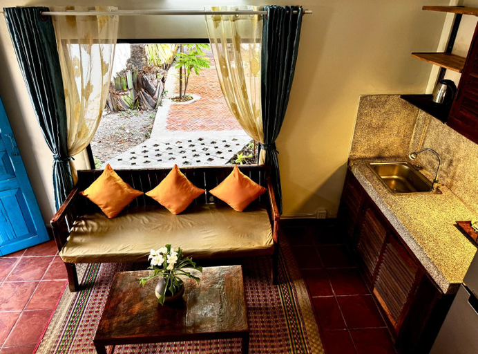 Others 2, Cozy Paradise, Svay Pao